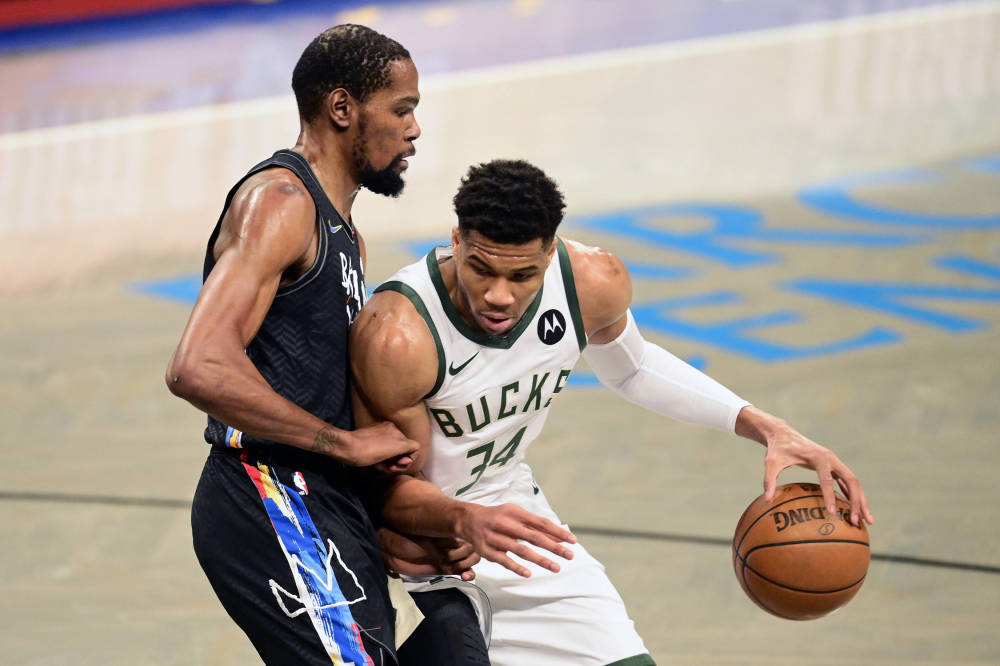  杜兰特关键球定乾坤，太阳险胜雄鹿队