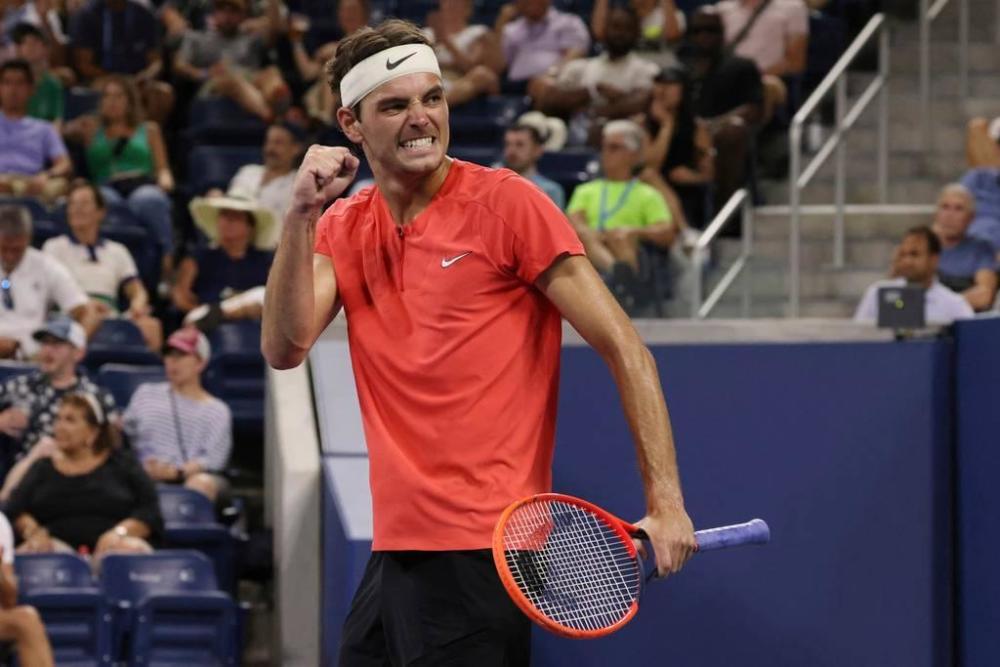  阿尔卡拉斯强势突围，新生代统治罗兰加洛斯