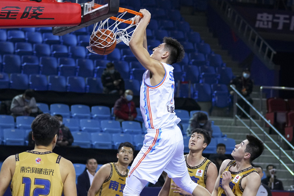  南京同曦替补席发威逆转战胜福建浔兴