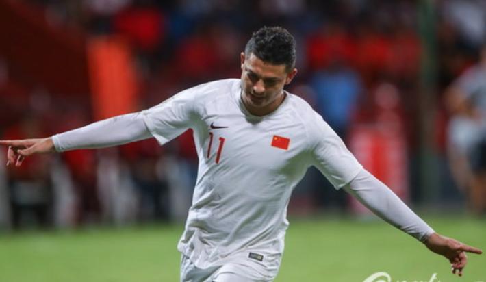  归化球员融入加速，国家队实力显著提升  