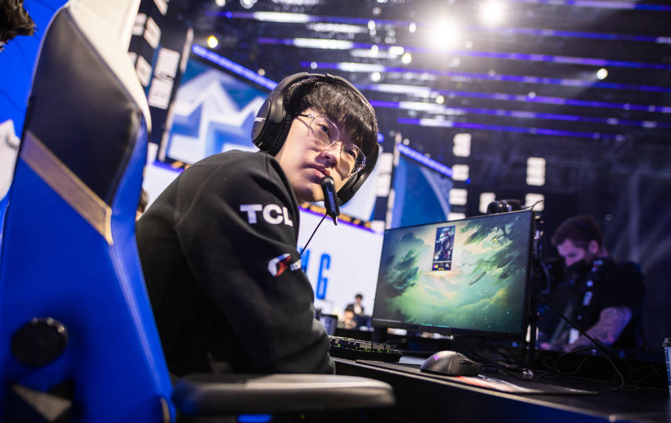  跨赛区鏖战成就电竞史上新篇章